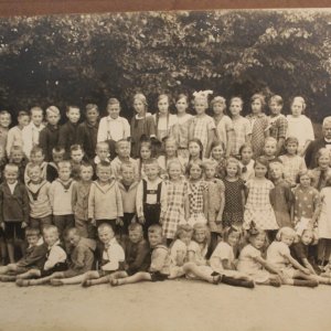 Gruppenbild mit Schulleiter Christian Nikolaus Worm, Schulleiter von 1902 bis 1932