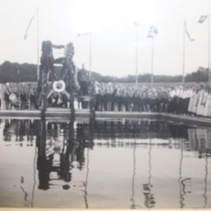 1934 wurden in vielen ländlichen Orten Landjahrlager für 14-15jährige Jugendliche aus sozialschwachen Familien der Industriegebiete eigerichtet. Im damaligen Angeler Hof in der Hauptstraße (heute RoPa) wurden 60 Mädchen und in der ehemaligen Volkshochschule 120 Jungen untergebracht. Sie halfen z.B. in Betrieben, in der Landwirtschaft, bei Haus- und Gartenarbeiten und bei der Kinderbetreuung. Ausflüge und gemeinsame Feierlichkeiten gab es auch. Ein großes Projekt war der Bau eines Schwimmbades. Ohne Bagger oder andere Maschinen wurde die Ausschachtung durchgeführt. Das Schwimmbad befand sich in der Nähe des Hofes von Werner Cordsen (heute Kinderhof Mohrkirch). Durch den Bach wurde es mit Wasser versorgt. Es gab ein Nichtschwimmer- und Sprungbecken. Im Spätsommer 1938 wurde es feierlich eröffnet. Später ist es wahrscheinlich wegen zu hoher Unterhaltungskosten verfallen. Außerdem erwies es sich als gefährlich. Da es keine Aufsichten gab, sind mindestens zwei junge Menschen ertrunken. (Quelle: Dorfchronik Mohrkirch, S. 272)