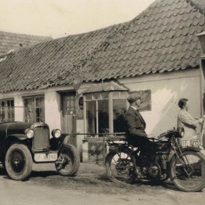 Das Haus stand an der Ecke Hauptstraße - Babbestraße. Die Aufnahme stammt aus den 1930er Jahren.