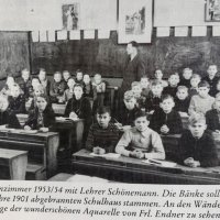 Schulklasse mit Otto Schönemann