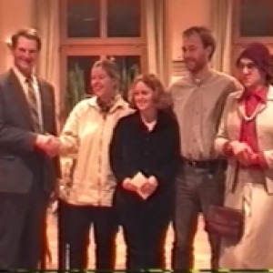 Bürgermeister Erwin Hansen übergibt im Freizeitheim den Bürgerpreis an den Vorstand der Landjugend Mohrkirch<br />
Kerstin Loeck, 1.Vors.,Christin Petersen, Wolfgang Schäfing, 1. Vors., Stephan Clausen als Marlene Jaschke