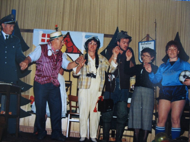 erstes Stück 1987: v.l. Karl-Heinz Witt, Kurt Jensen, Ingeborg Gerkens (Bornefeld), Michael Petersen, Thea Grünwald, Karin Jensen