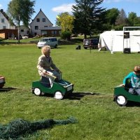 2013 Tante Thea, 93, fährt mit.